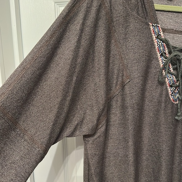 BD Collection pullover. Medium - Picture 4 of 7